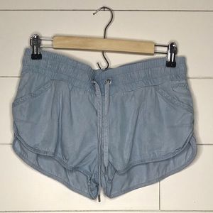 LIGHT WASH DENIM-CLOTH SHORTS